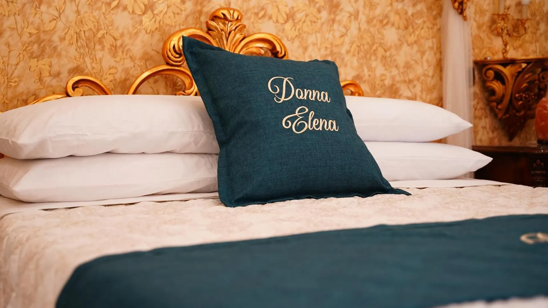 Bed & Breakfast La Maison Di Donna Elena Cercola Italy